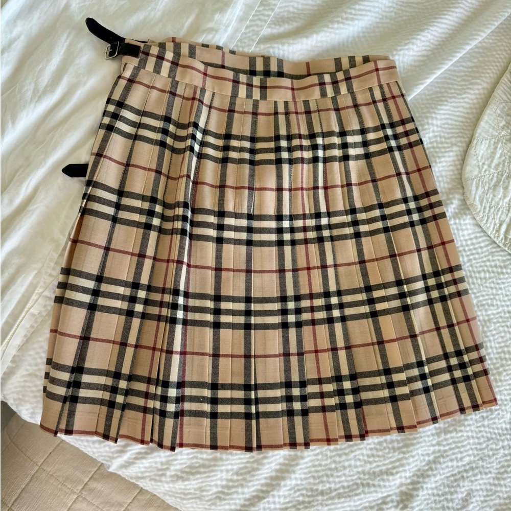 Burberry Beige Check Mini Skirt - Picture 2 of 7